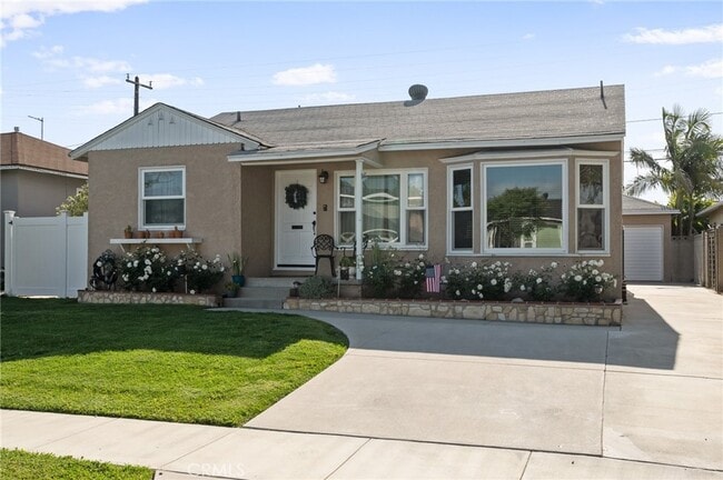 Building Photo - 4637 Hackett Ave