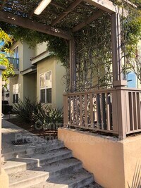 Building Photo - 10 Carmel Cir