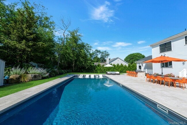 Building Photo - 165 Marine Pl