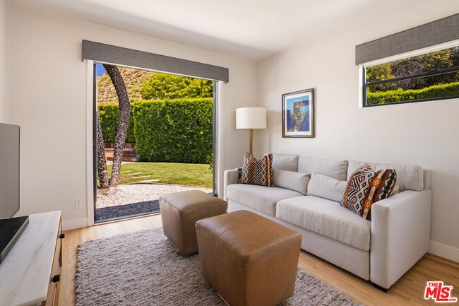 Building Photo - 2611 Range Rd