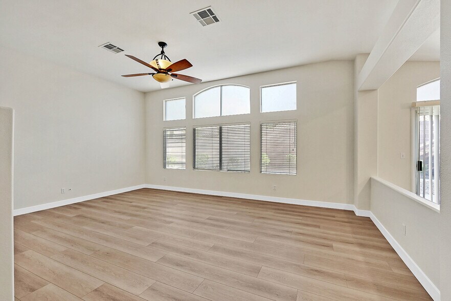 Building Photo - 2559 Misty Olive Ave