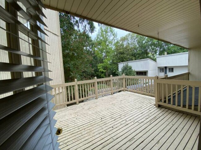 Building Photo - Rooms for rent in Apex