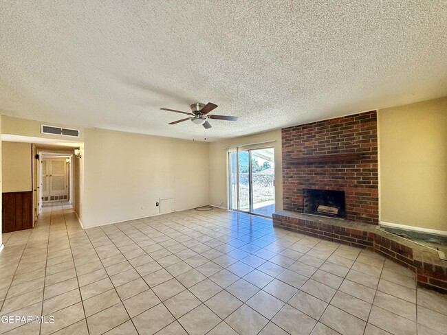 Building Photo - 317 Bright Water Ln
