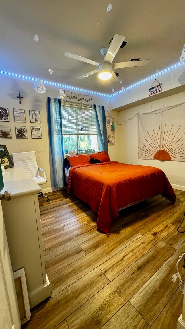 Building Photo - 6475 Emerald Dunes Dr