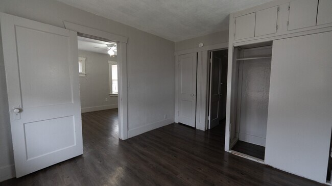 Building Photo - 725 N 10th Ave