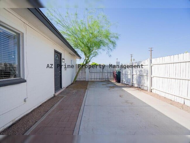 Building Photo - 8139 E Osborn Rd