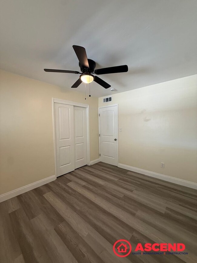 Building Photo - Charming 3 Bedroom / 2 Bath Home + Additional Office