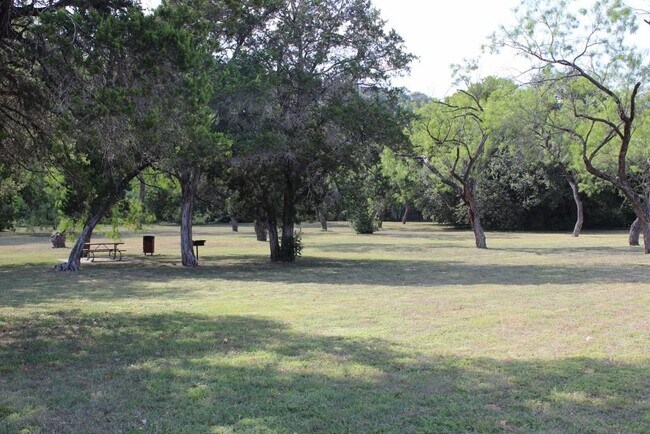 Building Photo - 3113 Fritz Hughes Park Rd