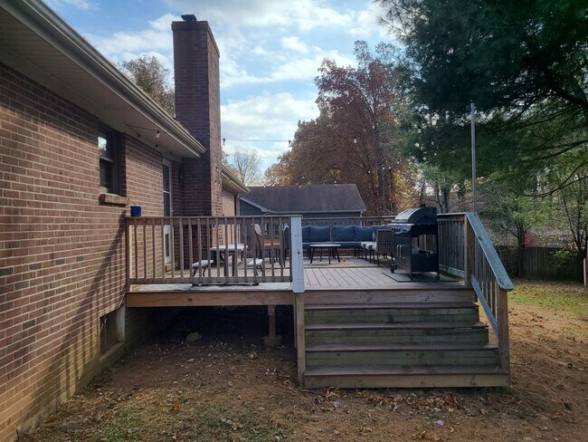 Building Photo - Ring in 2026 with THIS Great Rental!