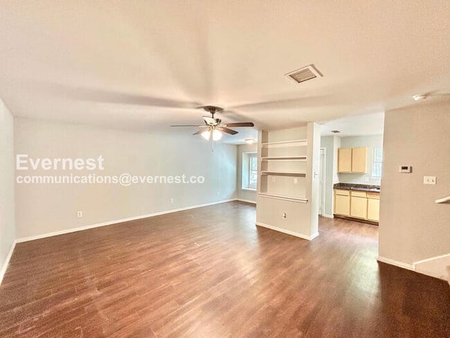 Building Photo - 320 Ezekial Ave