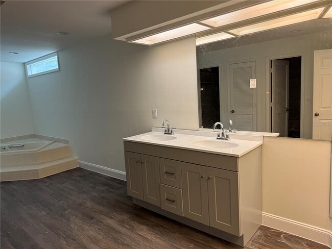Building Photo - 2450 Sweetwater Country Club Dr