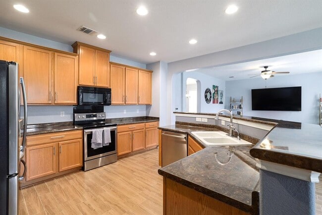 Building Photo - 8716 Panadero Dr