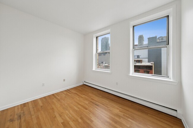 Building Photo - 319 Barrow St