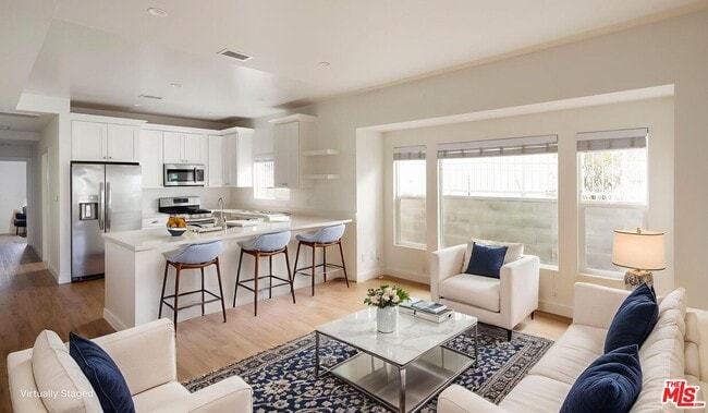 Building Photo - 727 N La Fayette Park Pl