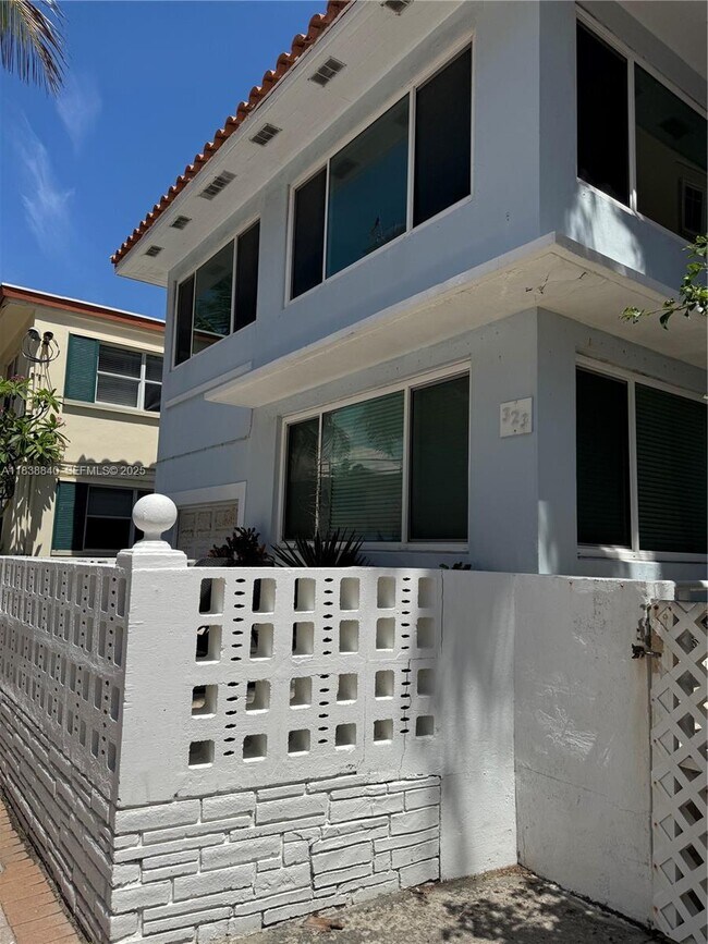 Building Photo - 323 New Mexico St