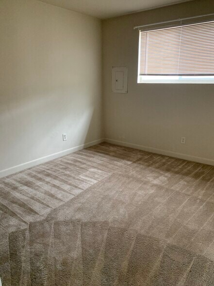 Building Photo - 9409 Atwood Ave