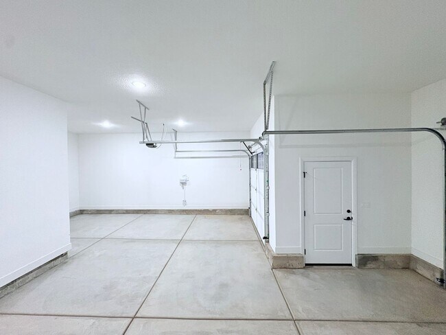 Building Photo - FREE: WiFi, Lawn care and Water softener!!