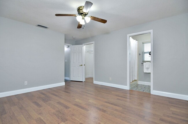 Building Photo - 10994 90th Terrace