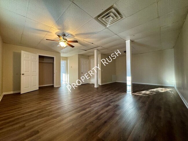 Building Photo - 4320 Ohls Ave