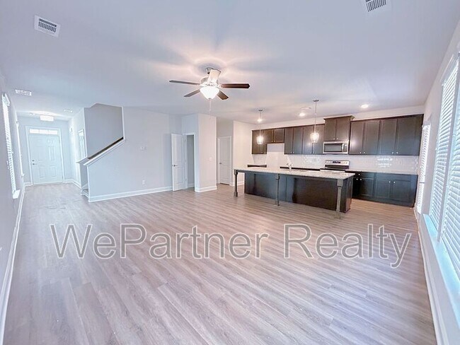 Building Photo - 2586 Mls Cmn Dr