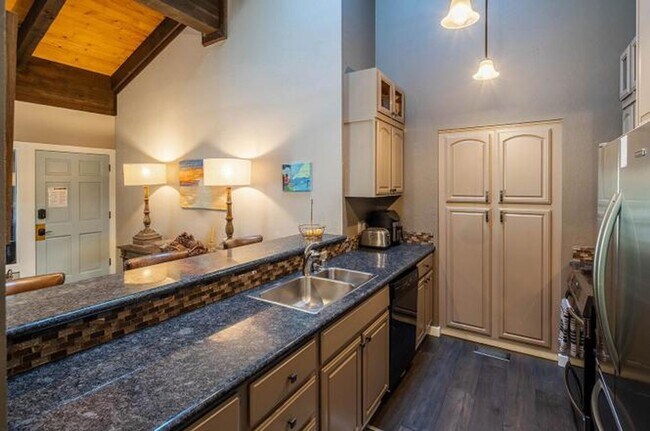 Building Photo - Elevated Olympic Valley Two-Bedroom Condo