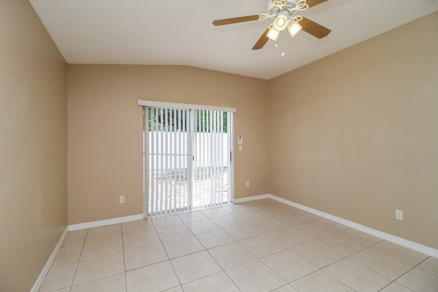 Building Photo - 332 Cello Cir