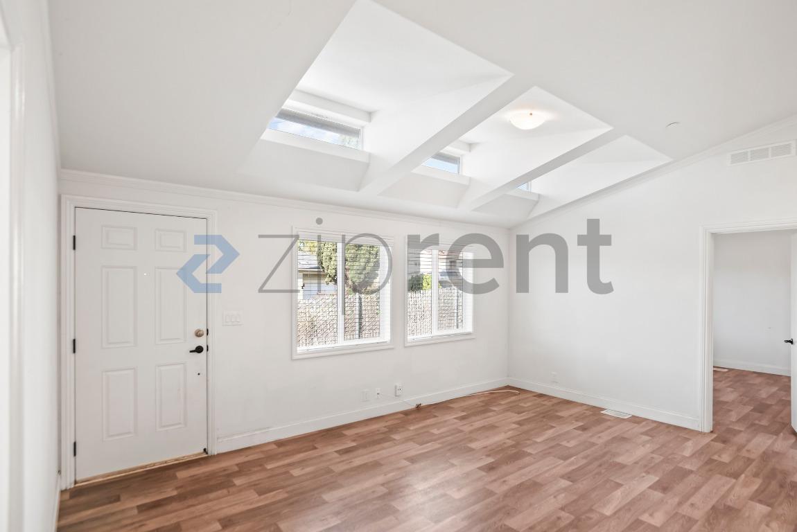 Building Photo - 2838 Romagnolo St