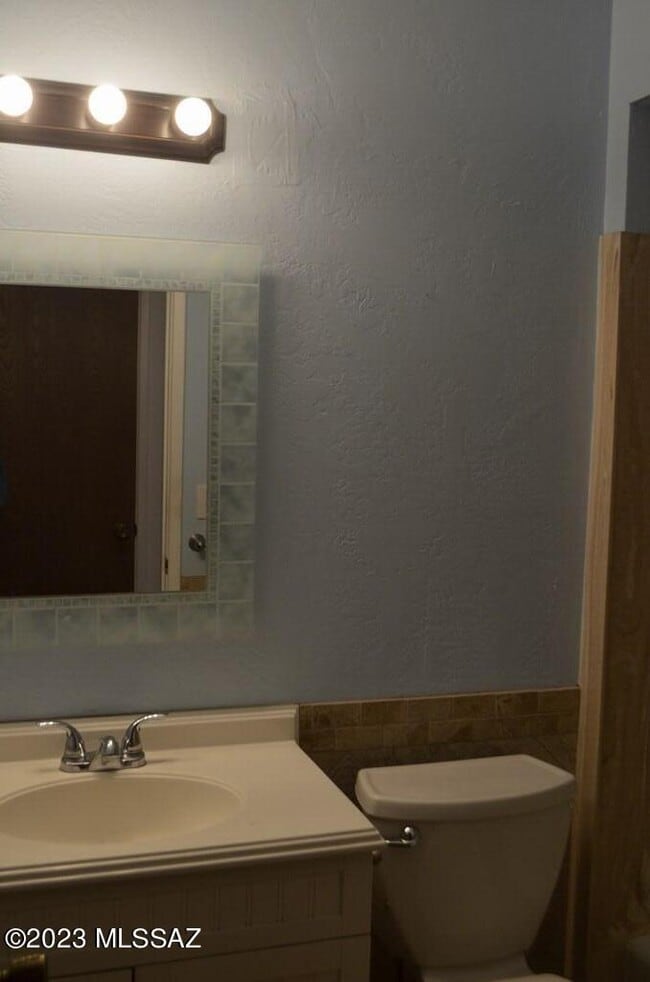 Building Photo - 961 Vía Terrado