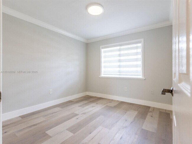 Building Photo - 16894 Crestview Ln