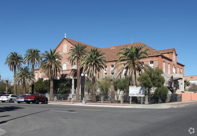 Primary Photo - Academy Lofts