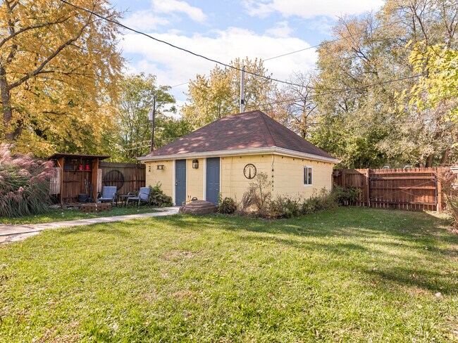 Building Photo - 622 N Hamilton Ave