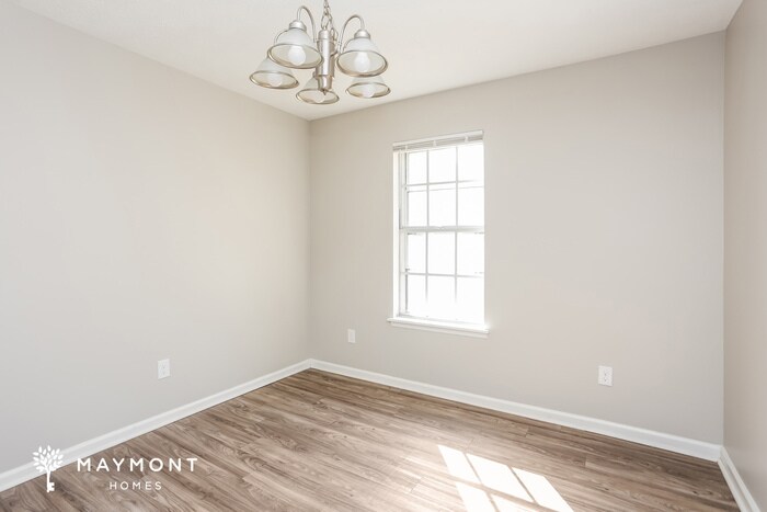 Building Photo - 1600 Pin Oak Ln SE