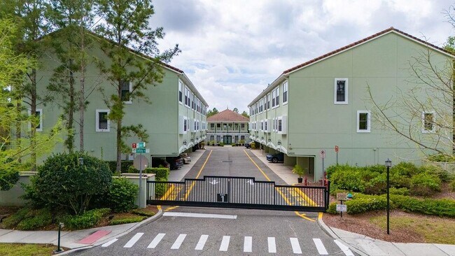 Building Photo - 14525 Damai Ln