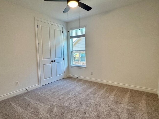 Building Photo - 1301 White Daisy Ln