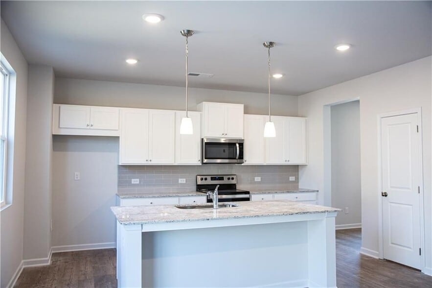 Building Photo - 19 Springwood Ln