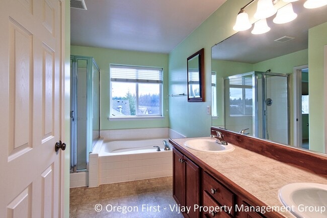 Building Photo - 10568 SW Washington St