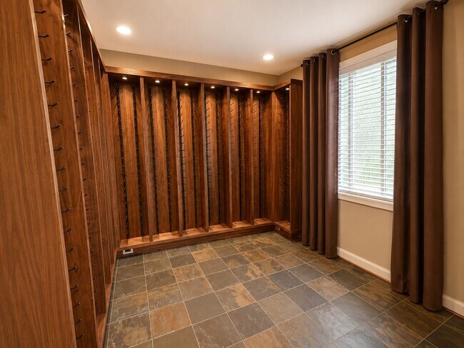 Building Photo - 4Bd/2.5Ba Bothell Home