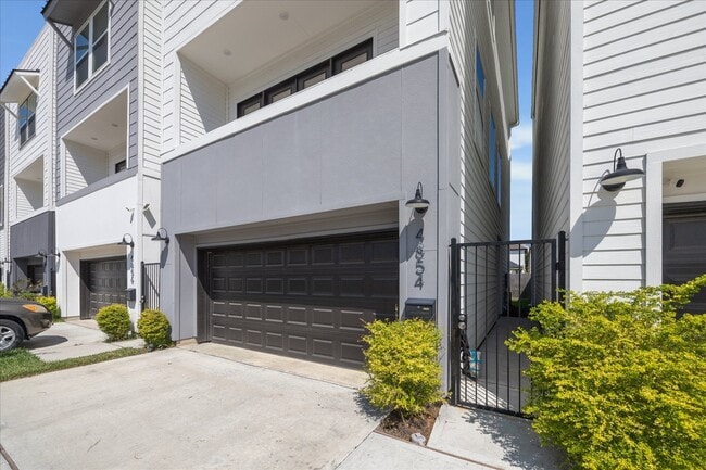 Building Photo - 4854 Brinkman St