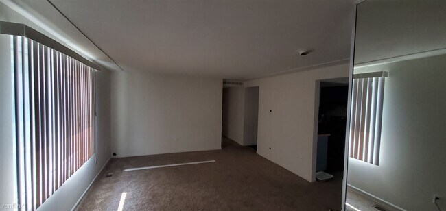 Building Photo - 2 br, 1 bath Condo - 50031 S Benny Ct