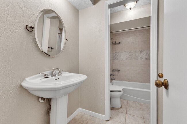 Building Photo - 8318 Amurwood Dr