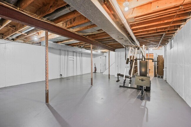 Building Photo - 300 Murray Hill Rd