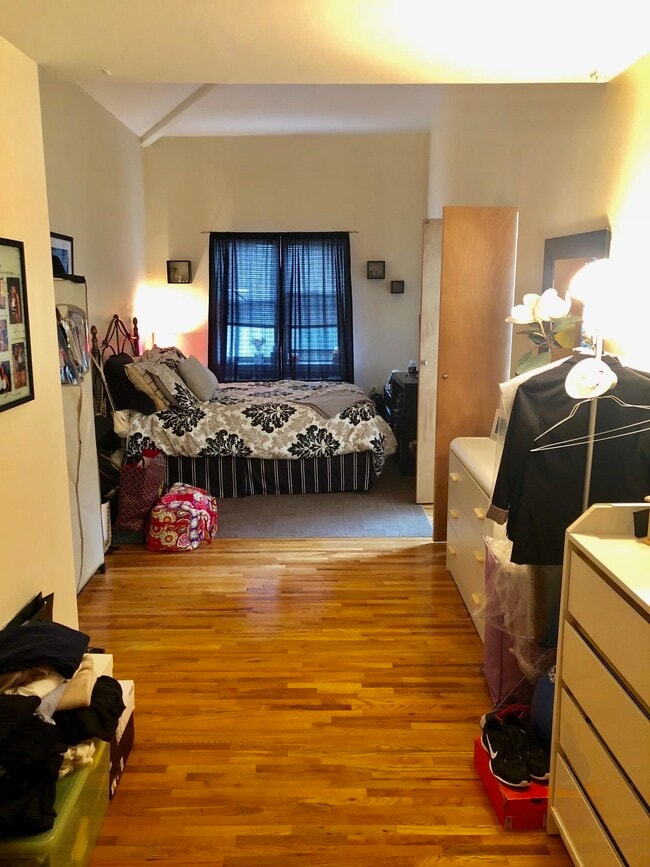 Building Photo - 450 7th St