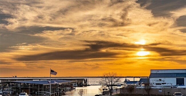 Building Photo - 224 Sovereign Ct