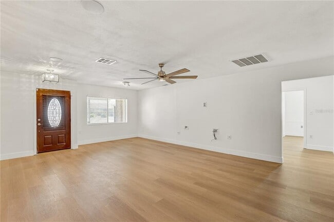 Building Photo - 7012 Pin Cherry Ln