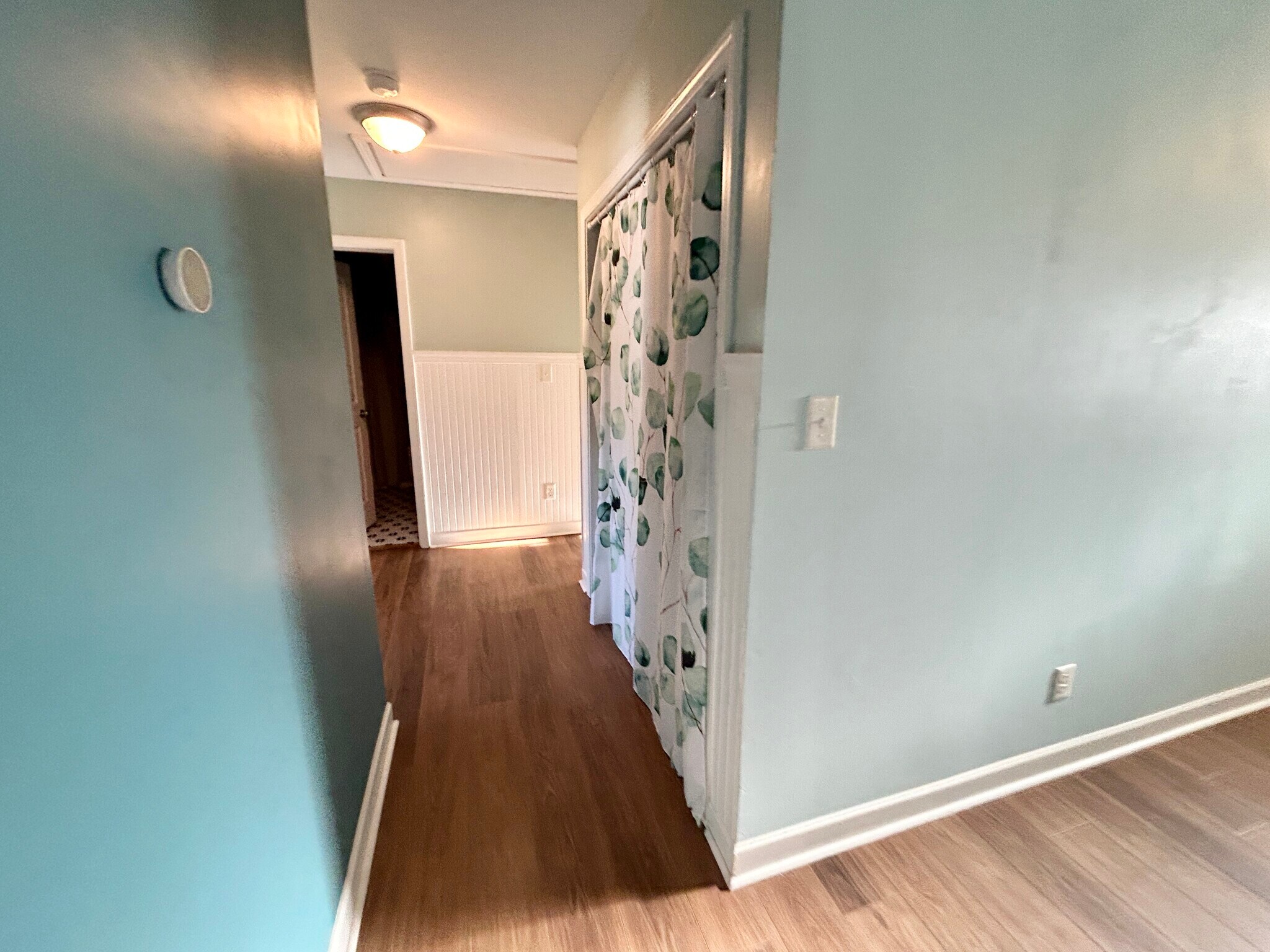 Building Photo - 301 Kraft St