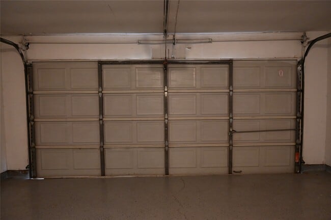 Building Photo - 22119 Singing Spurs Dr