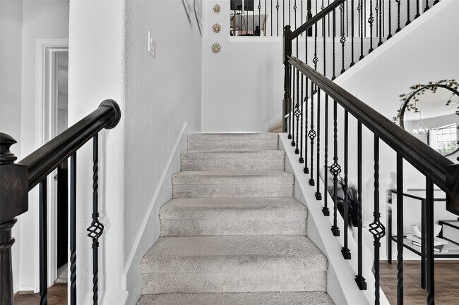 Building Photo - 1601 Darwin Cedar Dr