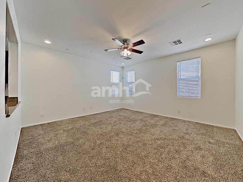 Building Photo - 10580 Elberton Ave