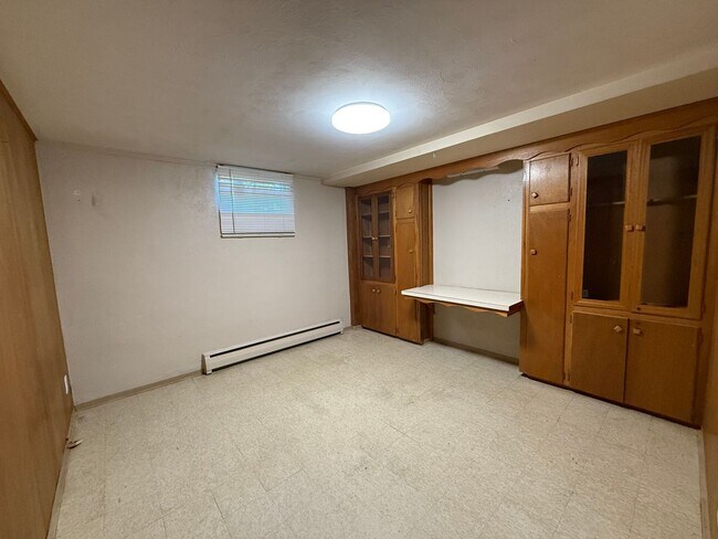 Building Photo - Charming 4-Bedroom Ranch Near Downtown Littleton!!