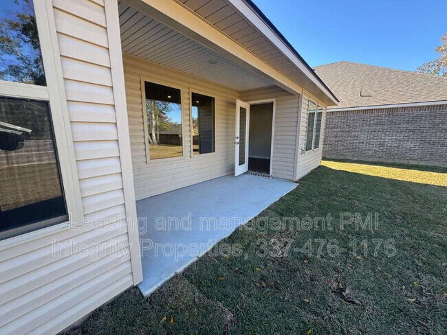 Building Photo - 331 White Pine Dr